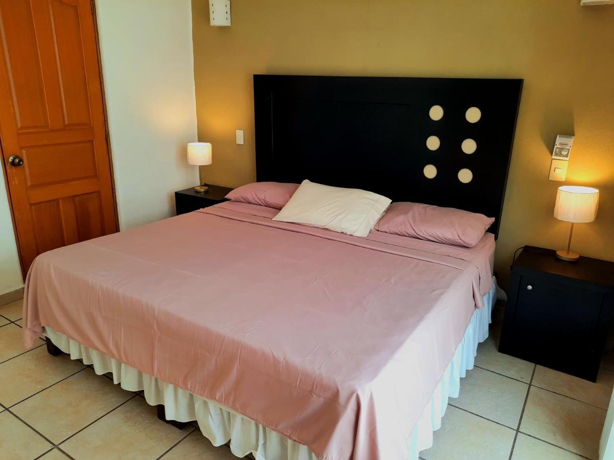 Hacienda Real Suits Ixtapa イスタパ エクステリア 写真