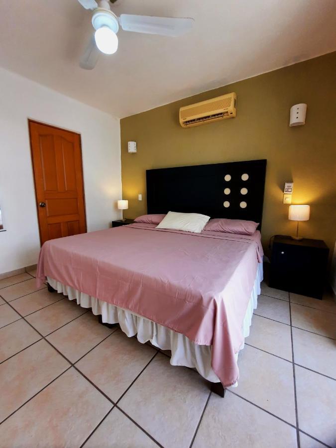 Hacienda Real Suits Ixtapa イスタパ エクステリア 写真